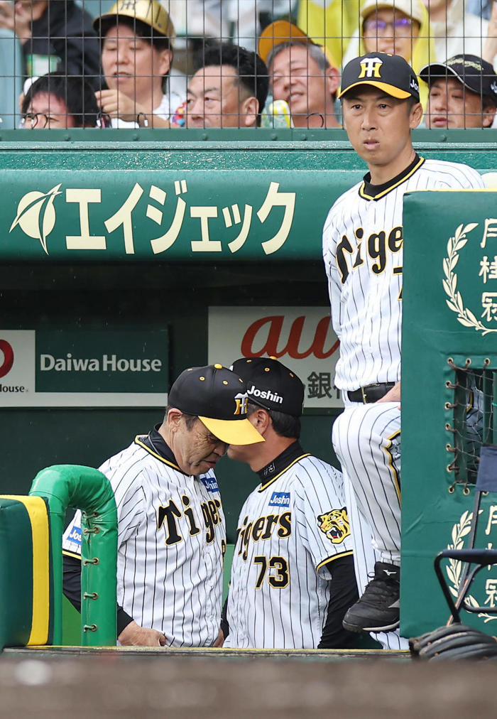 【阪神】岡田監督逆転負けで攻守に苦言「他選手見たらええねん」「全部初球やんか。点入ってんの」