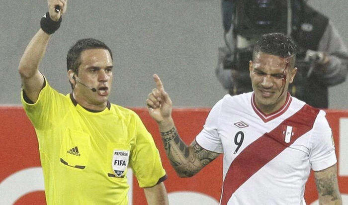 ¡una leyenda! reaparece hincha peruano que confrontó a árbitro y criticó eliminación del mundial 2014