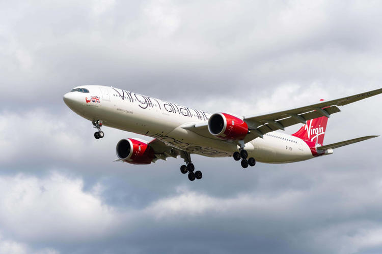 Flight turns back to London Heathrow after Boeing plane windscreen 