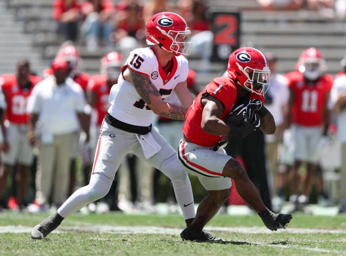 georgia qb carson beck embraces 'pressure situations' at helm of bulldogs