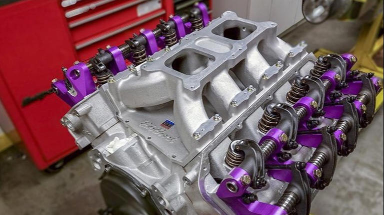 Who Makes A 572 Mopar Hemi Crate Engine And How Much Horsepower Does It ...