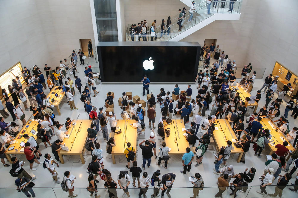 it's here: malaysia’s first-ever apple store has officially opened its doors