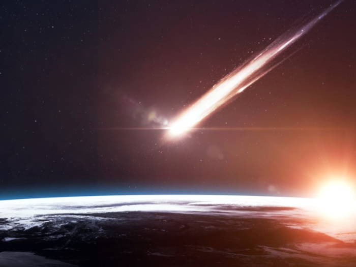 záhadný výbuch a otřes ve středozemním moři. zřejmě u itálie dopadl meteorit