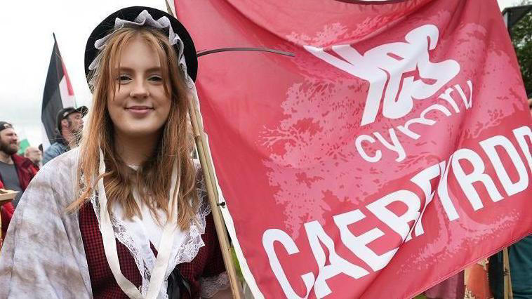 thousands join march for an independent wales