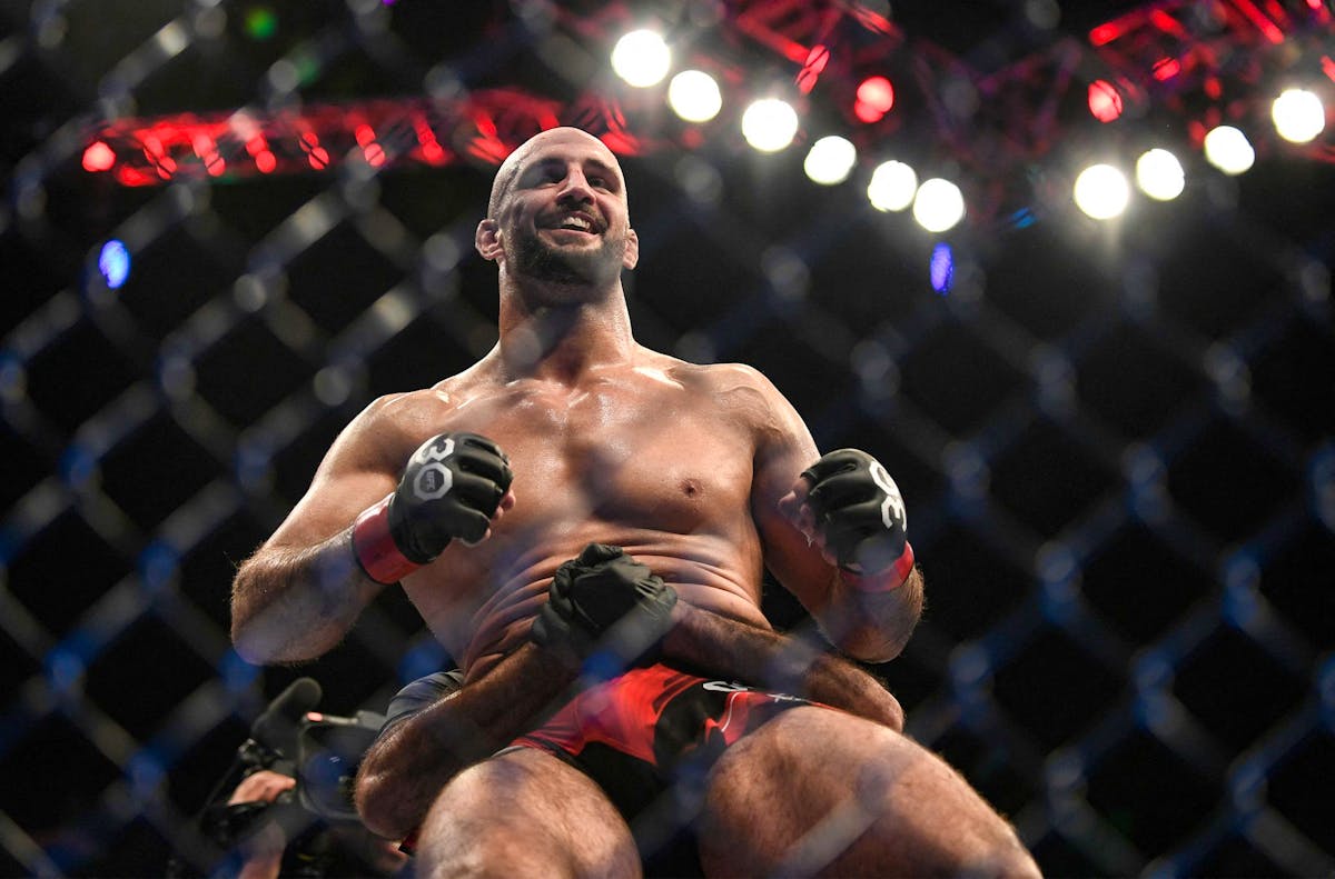 Volkan Oezdemir Met KO Johnny Walker En Arabie Saoudite