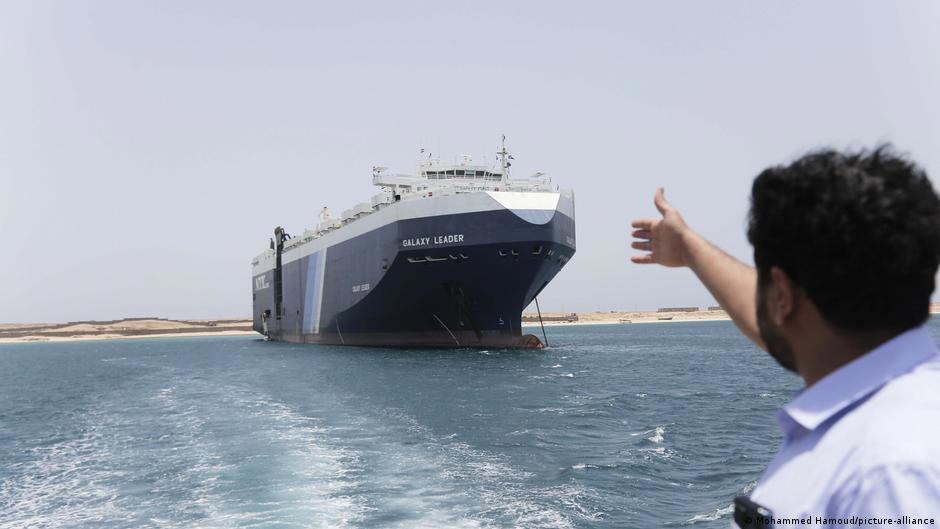 hutíes reivindican nuevo ataque con misiles contra un buque en el arábigo