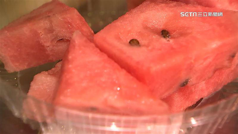 夏天吃瓜真能消暑？中醫點名這「4種人」 不宜吃太多