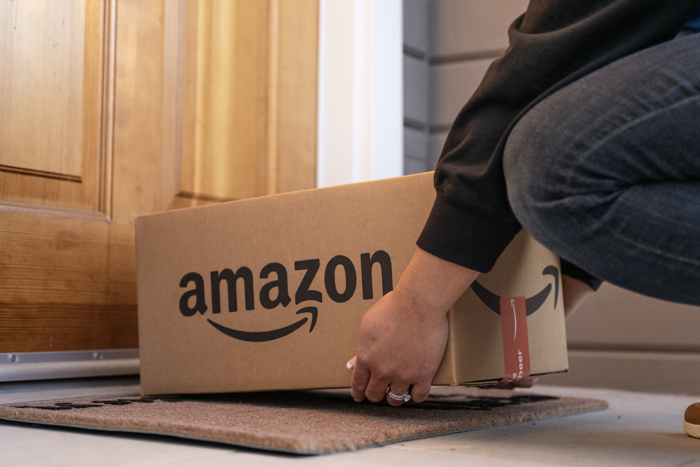 amazon, 2 growth stocks to buy now and hold forever
