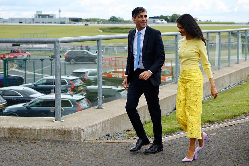 rishi sunak and wife akshata richer than king charles 'without lifting a finger'