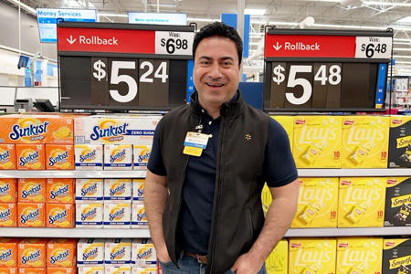 This Walmart manager makes up to $500,000 a year after starting part-time making $8 hourly. How the retail giant started to pay up<br><br>