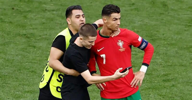 uefa aplica castigos pesados após invasões nos jogos de portugal