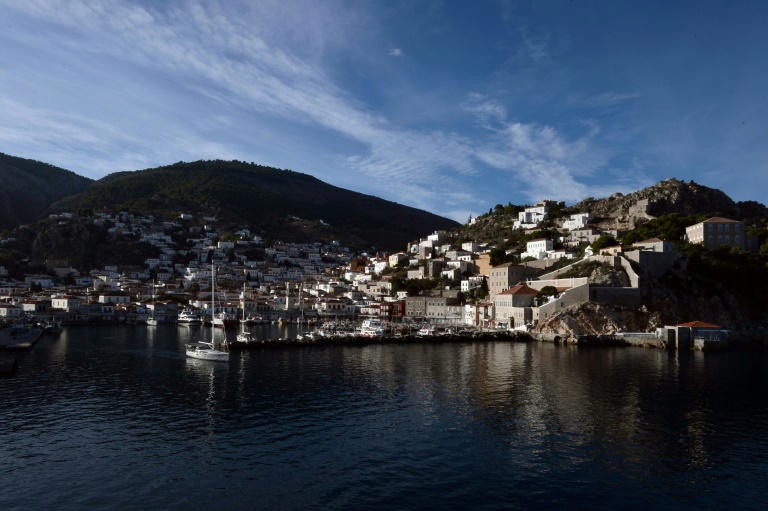 grèce: le procès de l'équipage d'un yacht accusé d'être à l'origine d'un incendie sur l'île d'hydra s'ouvrira mercredi
