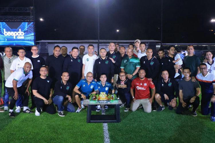 tiga mantan pemain timnas indonesia hadiri launching soccer chief