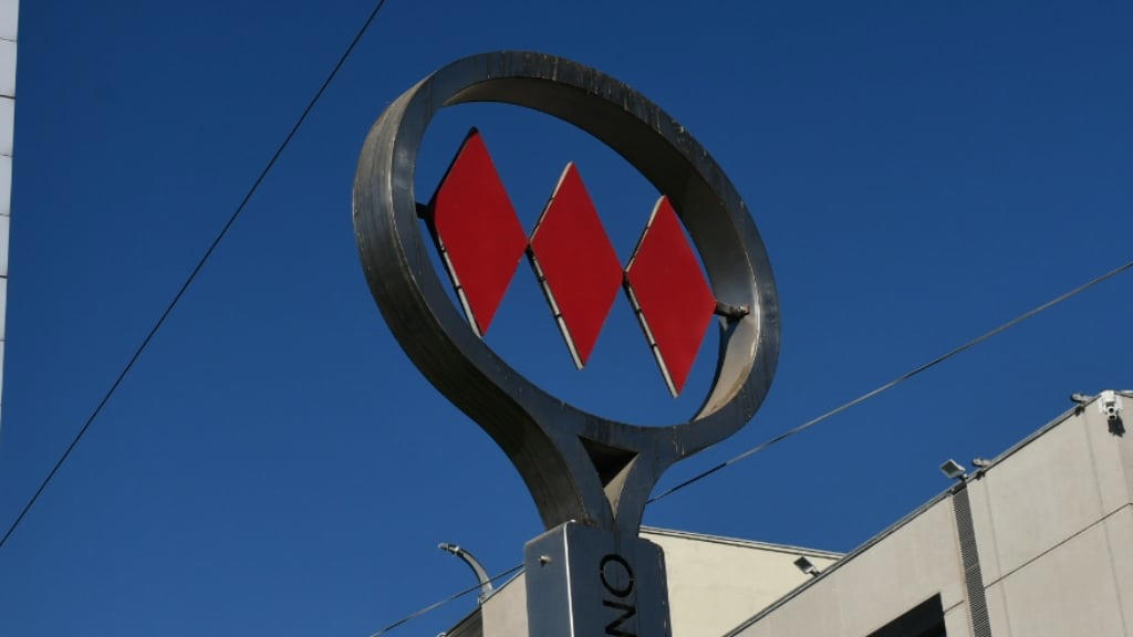 metro de santiago cierra estación de línea 6: servicio funciona de manera parcial