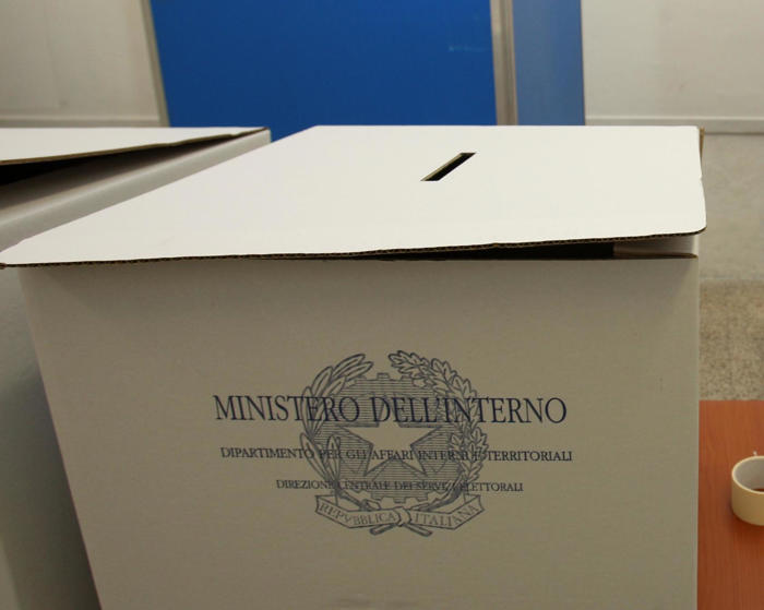 ballottaggi: romito 'consegnata a elettore scheda già votata'