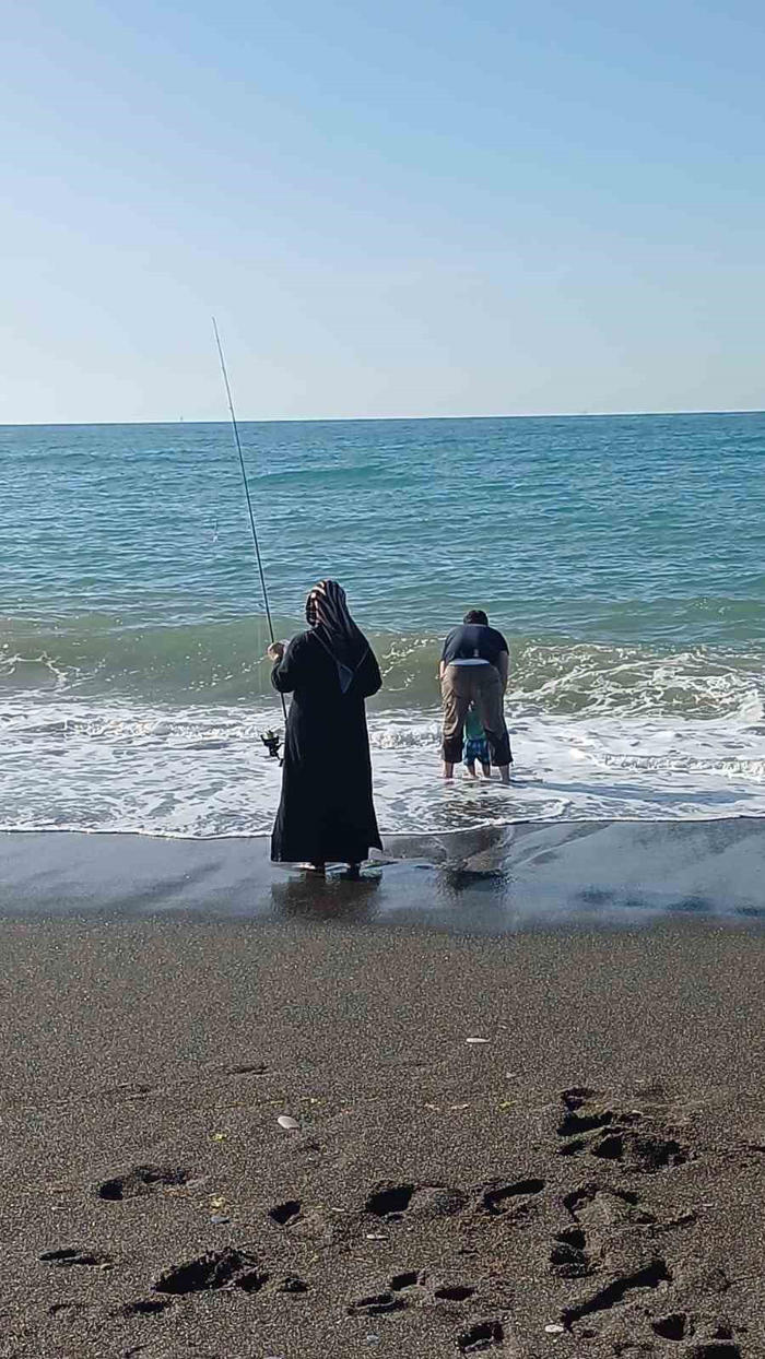 karadeniz’de denize girmek yasaklandı, sahiller balıkçılara kaldı