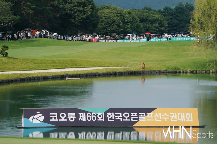 [mhn포토] 18번 홀에 들어오는 한국오픈 챔피언조