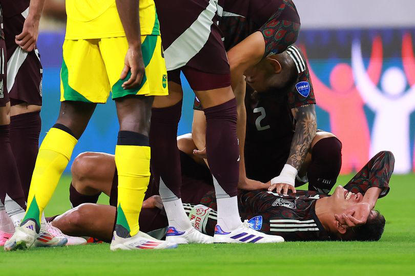 man utd face transfer dilemma as mexico star suffers injury during copa america