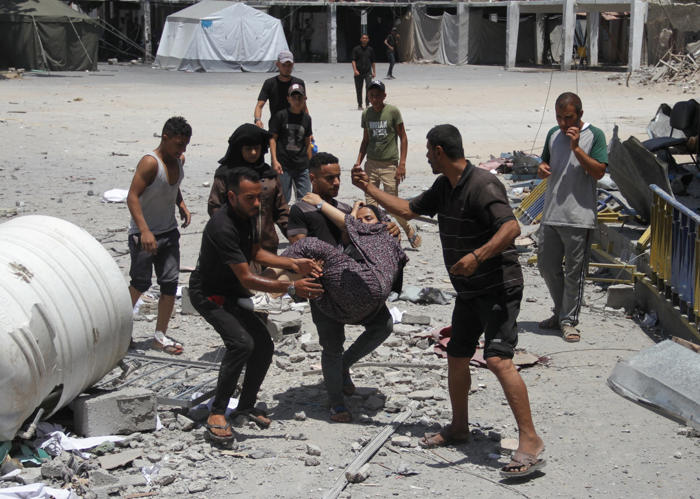 medier: angrep ved unrwa-hovedkvarteret i gaza