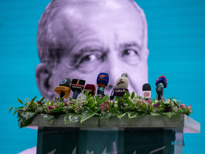moderater kandidat im iran übt kritik an der kopftuchpolitik