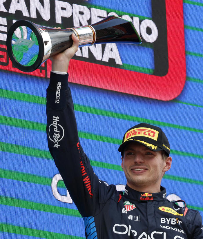 max verstappen holds off lando norris to win spanish gp and increase f1 lead