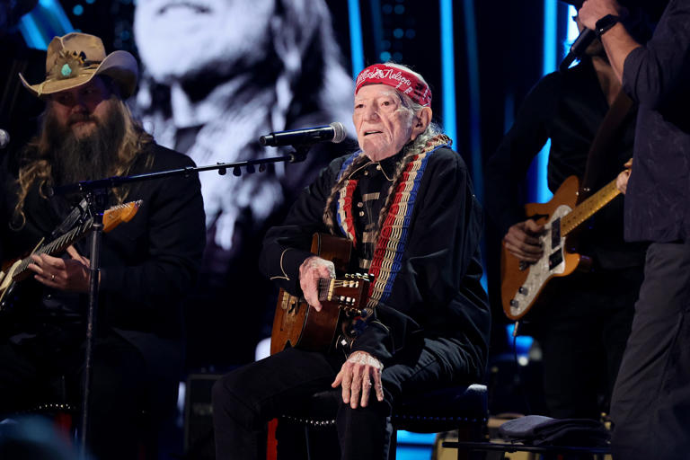 Willie Nelson 'not feeling well,' advised to rest by doctors
