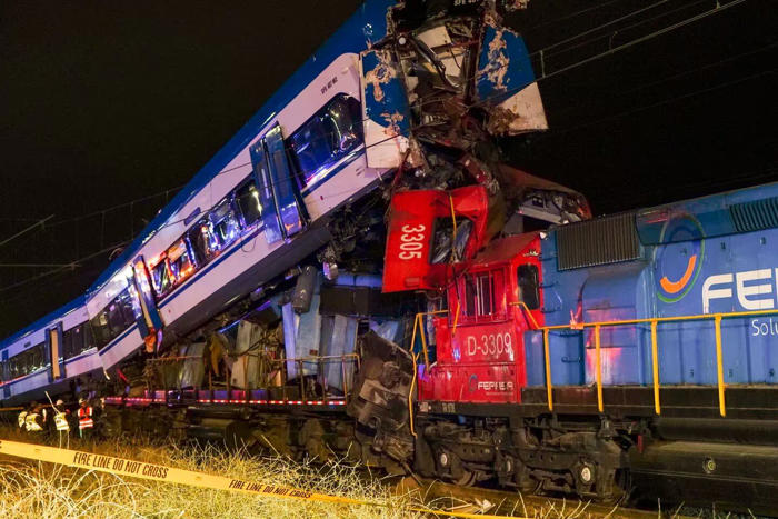 “habría olvidado el desplazamiento de otro tren”: encargado de control ferroviario reconoció error por “la carga de trabajo” tras choque