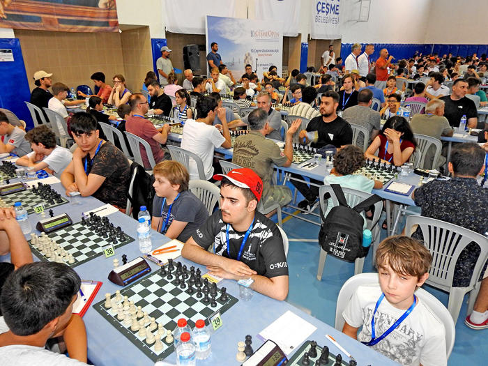 çeşme 10. uluslararası açık satranç turnuvası başladı
