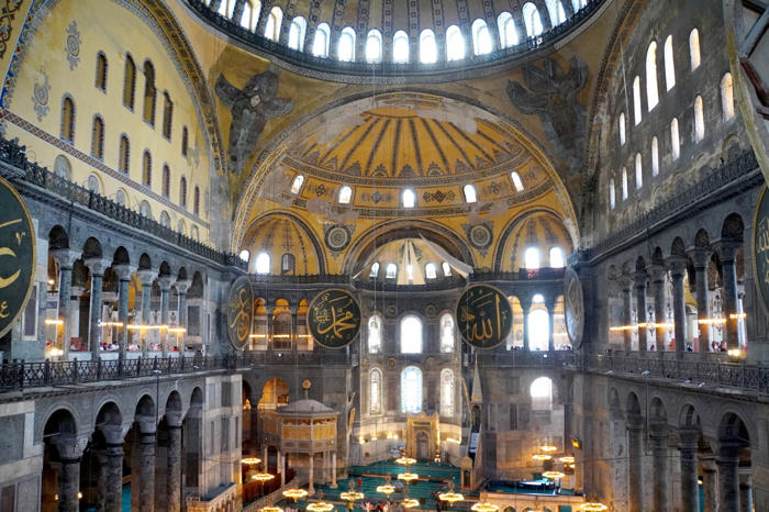 옛 모습 복원되는 성소피아 성당·‘신상’ 갈라타 항구의 낭만…이스탄불 시티투어 백미