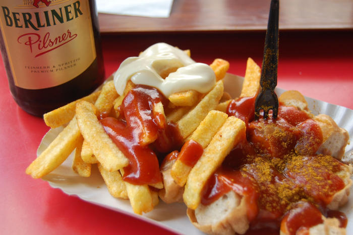 ‘currywurst’, el plato de posguerra que se convirtió en enseña gastronómica de berlín