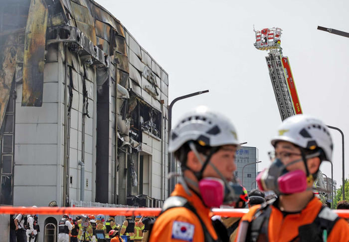 คืบหน้ากู้ภัยพบร่างเหยื่อ “ไฟไหม้โรงงานแบตเตอรี่” ในเกาหลีใต้-พุ่ง 20 ศพ