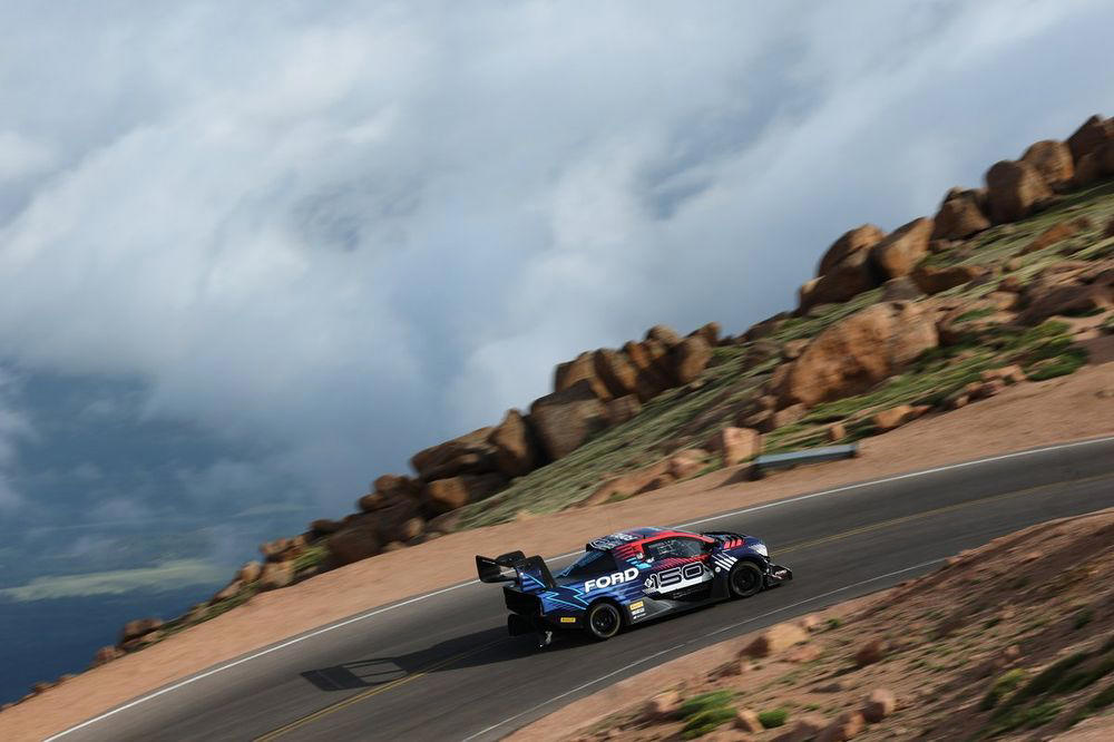 dumas, ford win pikes peak despite stopping on course