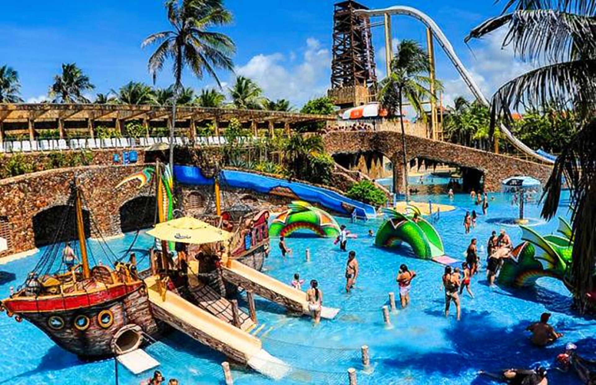 Brazil's most famous water park is located in Fortaleza. It opened around 30 years ago with only three water slides, but these days it has loads of rides spread throughout an area of 20 thousand square feet.