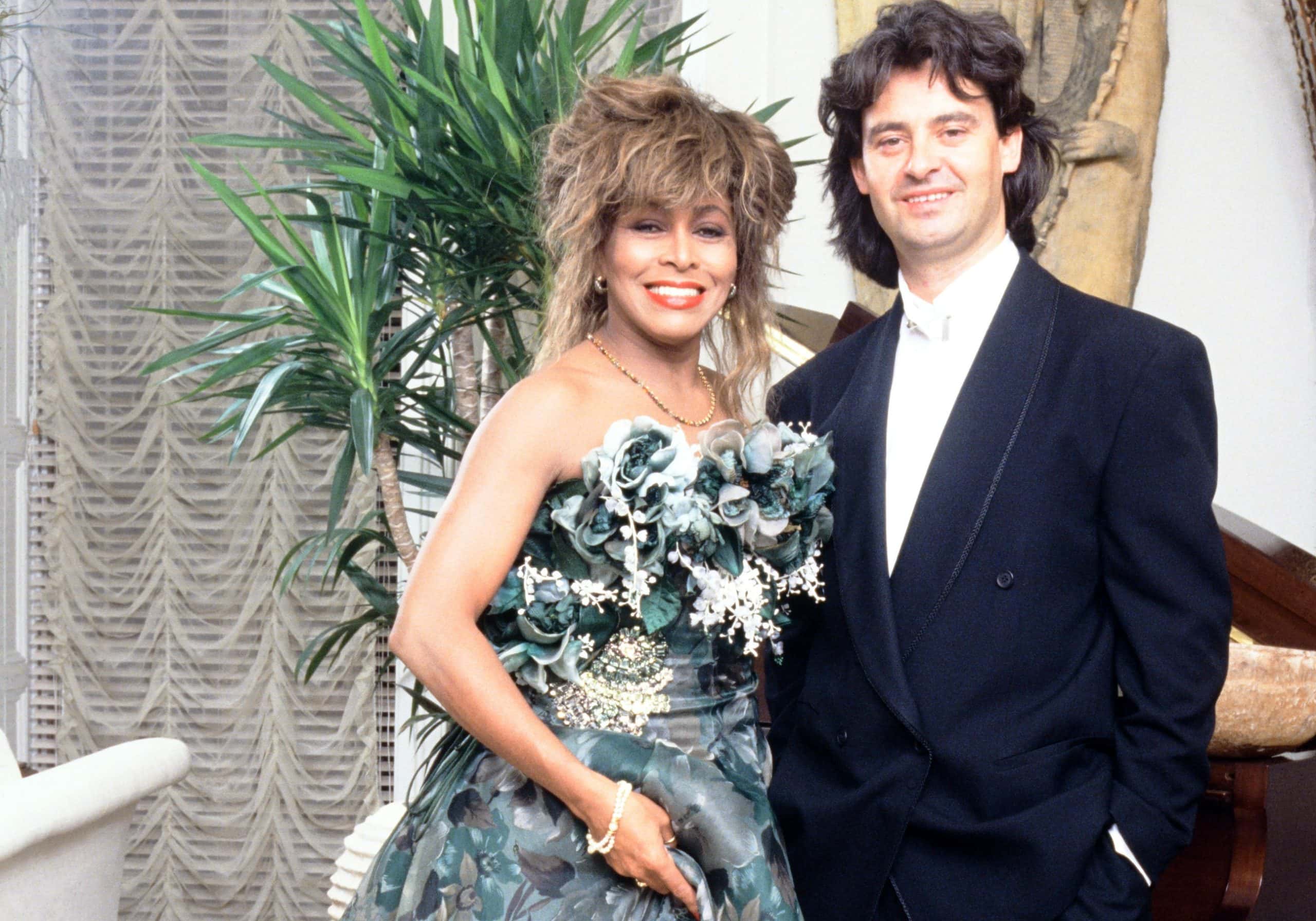 <p>In 1986, Tina arrived at Heathrow Airport in London. A German music exec by the name of Erwin Bach was there to greet her. The two hit it off, and it was finally time for Tina to enter another meaningful romantic relationship. Bach and Tina were together for more than three decades, and they married in 2013. <strong>But that's when disaster first struck.</strong></p>