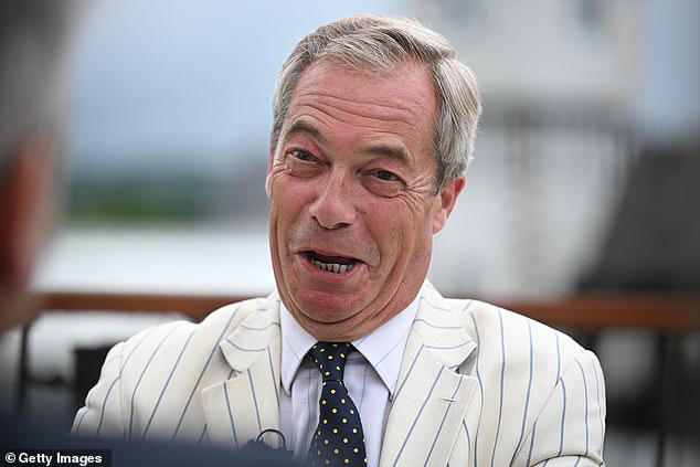 nigel farage accused of cosying up to the kremlin by former nato boss