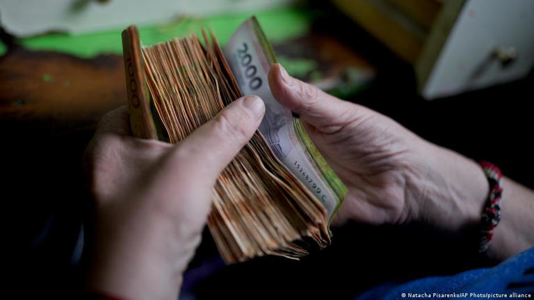 Los argentinos han vivido décadas de confiscaciones, corralitos bancarios y devaluaciones forzadas.