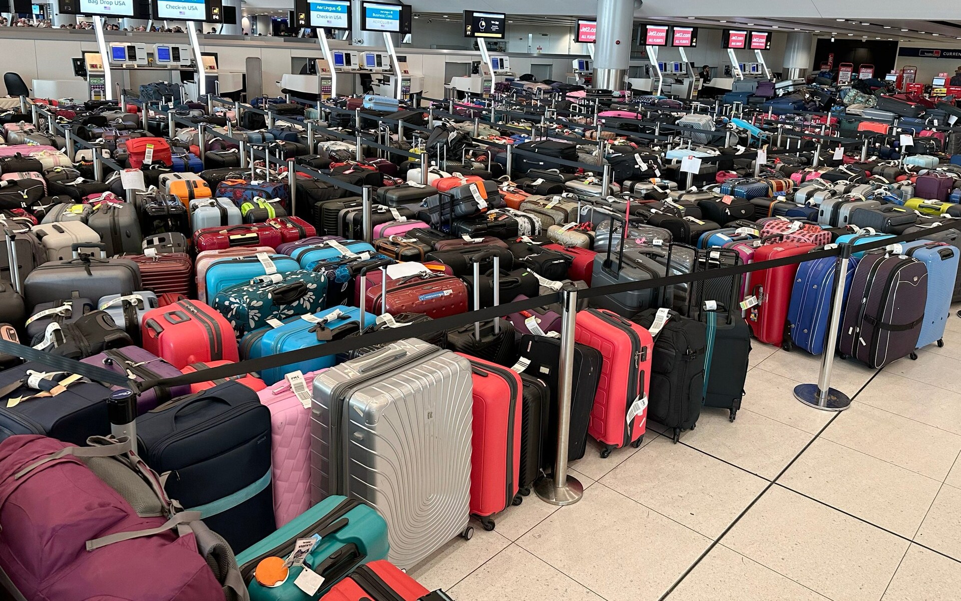 Manchester Airport Passengers Separated From Luggage After Power Cut