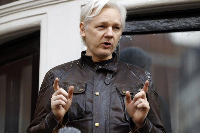 fakta: her er sagen om julian assange