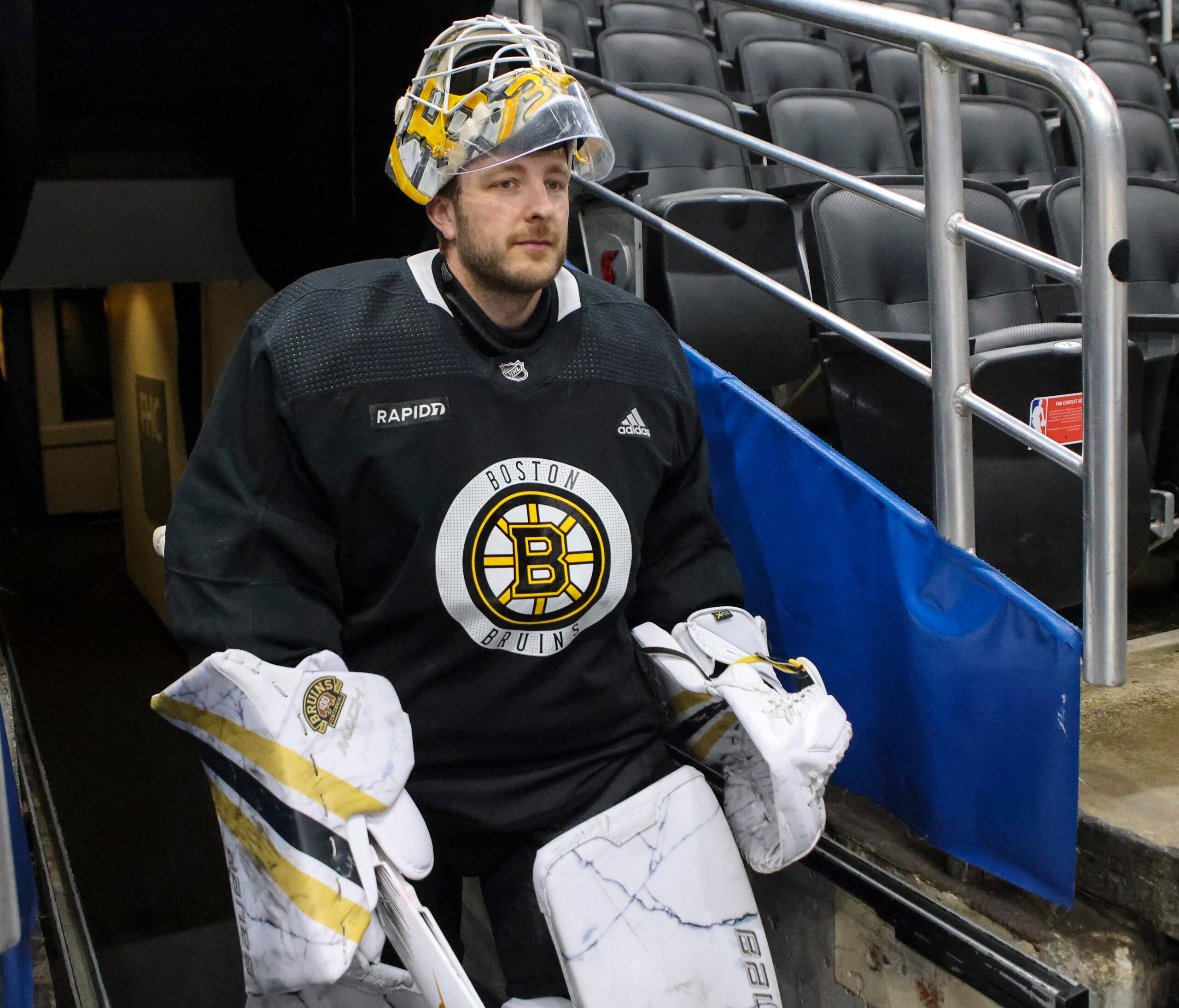 Bruins Trade Linus Ullmark To Ottawa Senators For 2024 1st-round Pick ...