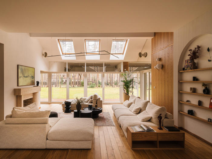 „połączenie elegancji i minimalizmu” – tak o stylu quiet luxury mówi znakomita architektka