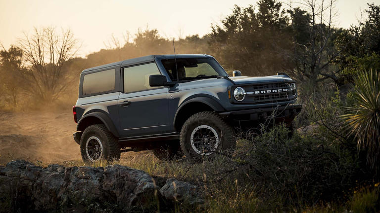 2025 Ford Bronco Pricing Rollercoaster: Base Model Is Back—and the ...