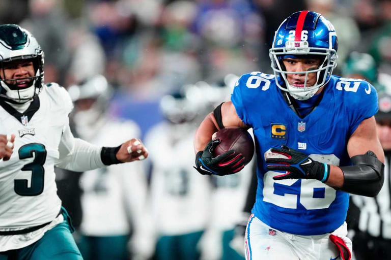 Saquon Barkley takes off for a run against the Eagles © Kevin R. Wexler/USA TODAY NETWORK / USA TODAY NETWORK