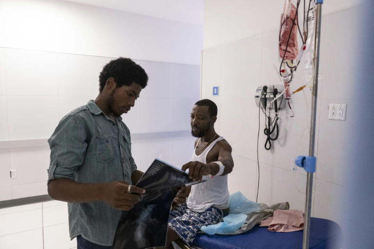 blessés par balle en pleine pénurie de soins: la double peine de haïtiens
