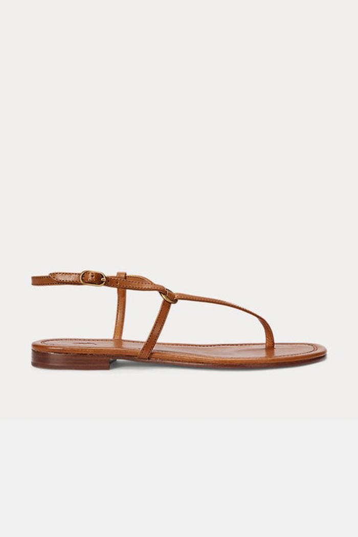 modeprofis sind sich einig: die angesagtesten sandalen des sommers sehen so aus
