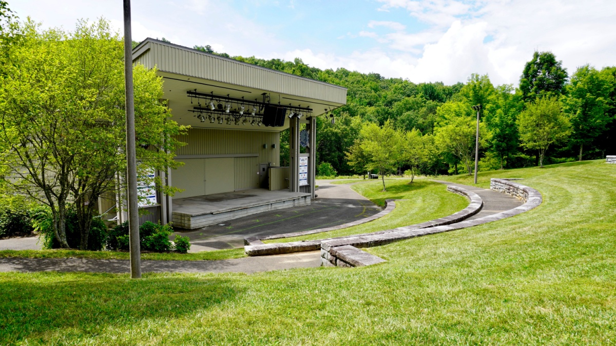 <p>This is the last stop in Virginia as you drive south. With concerts, exhibits, and programs, the Center celebrates the history of music in the Blue Ridge Mountains.</p>