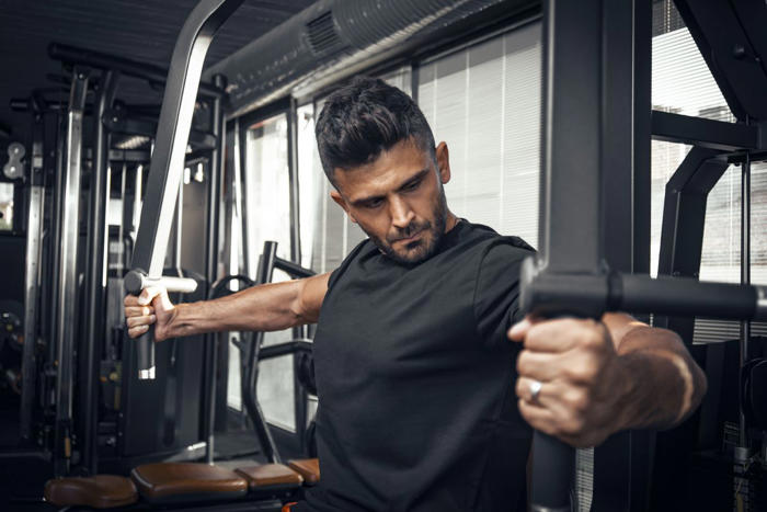 new research says training your muscles at a full stretch could enhance gains