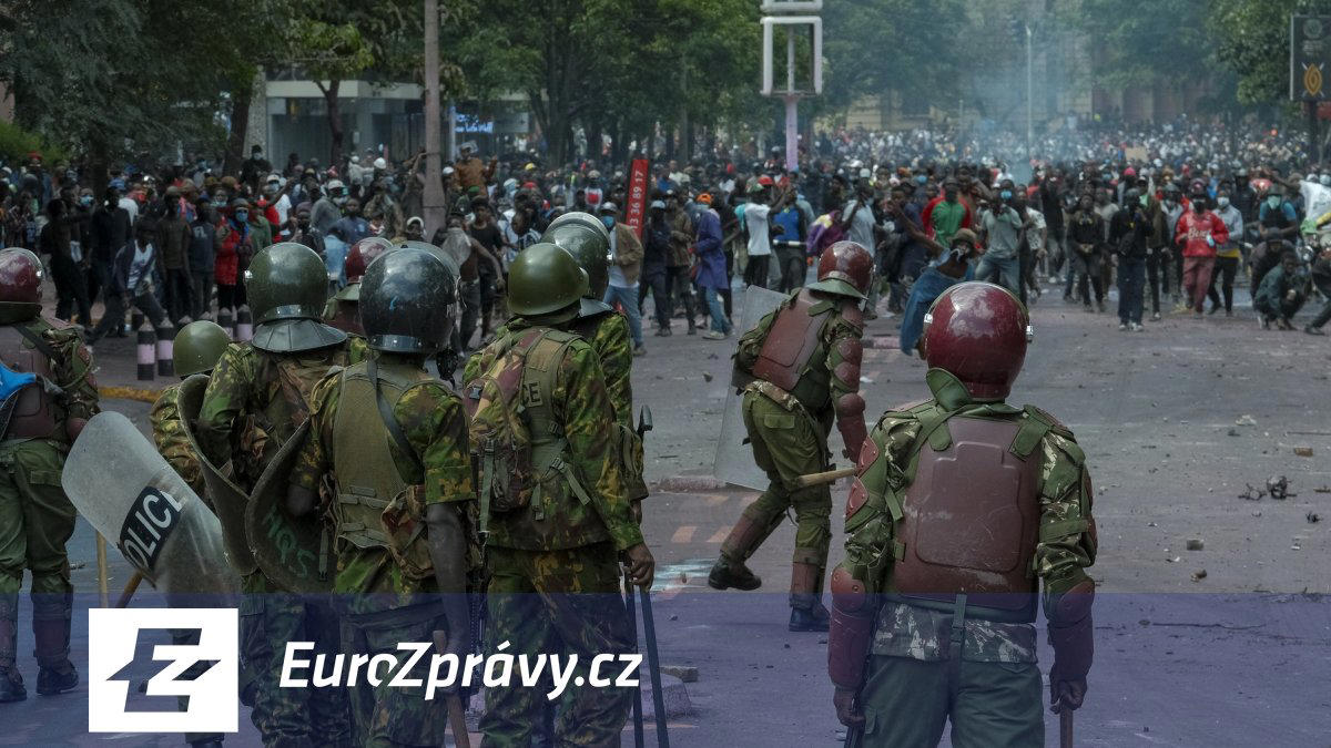 protestující keňané zapálili parlament. vláda povolala armádu, policie střílí do demonstrantů