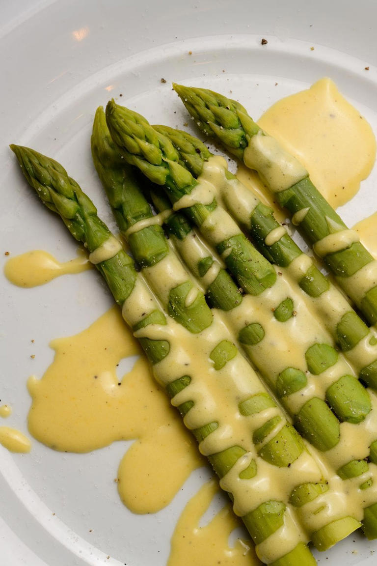 20 Best Sauces For Asparagus