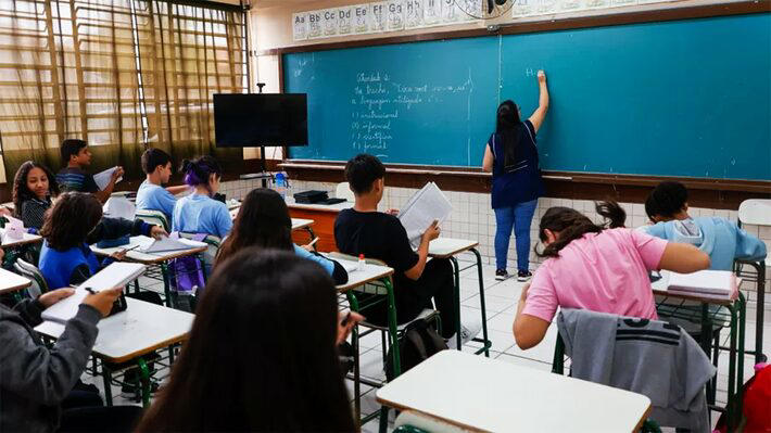 O projeto Parceiro na Escola transfere a administração de 200 unidades da rede paranaense para instituições de ensino privada Foto: Gabriel Rosa/AEN