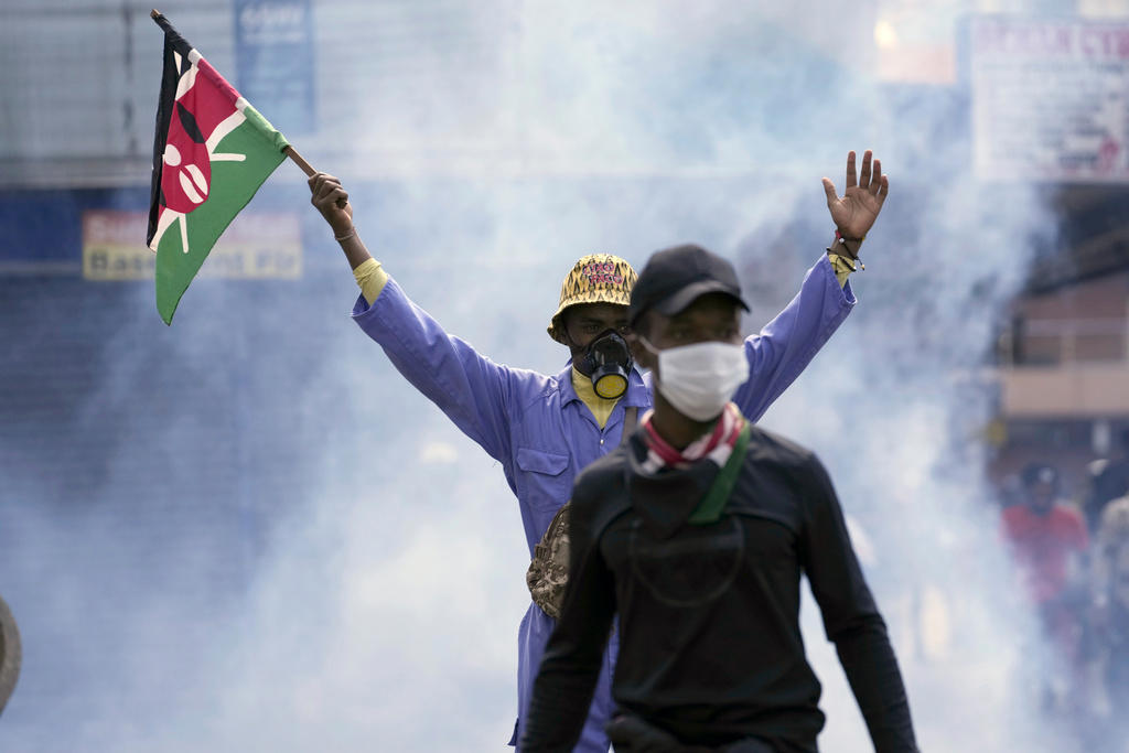 kenya kallar in militären mot demonstranter
